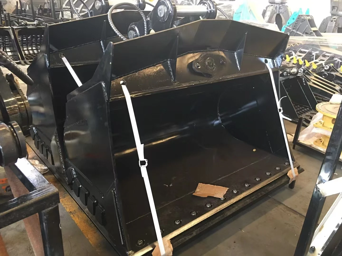 2025년형 1~30톤 굴삭기 틸트 어태치먼트 회전식 머드 버킷 (건설/농업용, 5톤 굴삭기용, 신품)