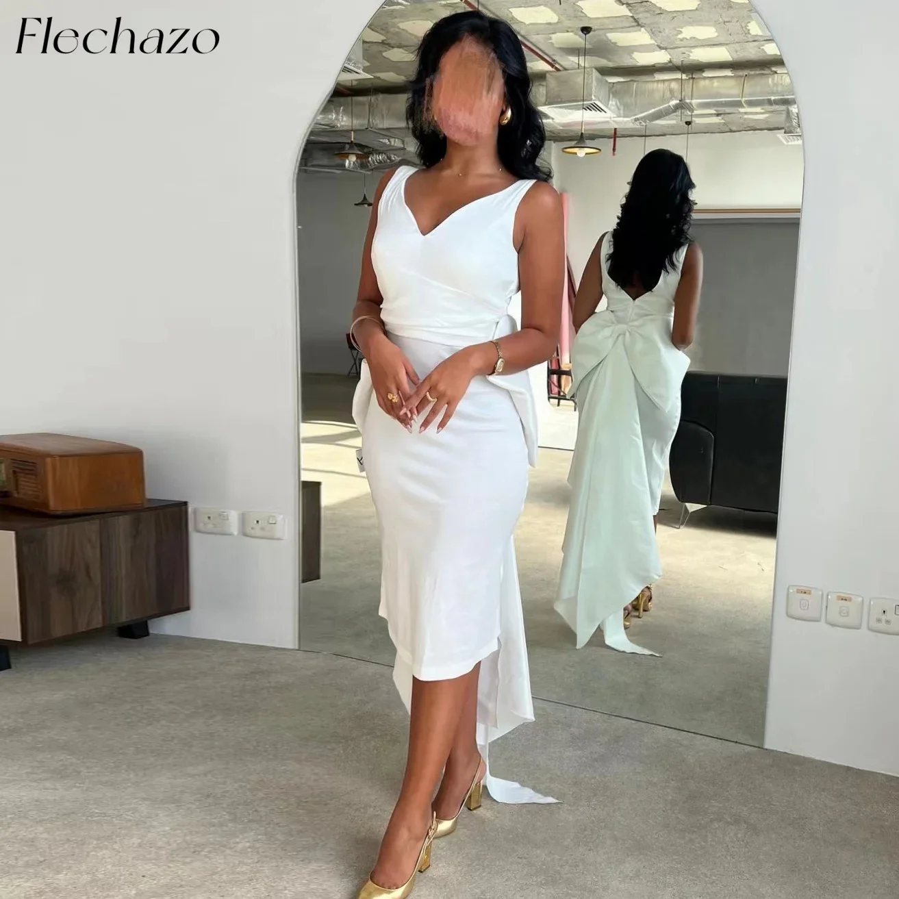 Flechazo White Evening Dresses V Neck Sleeveless Knee-Length Bow Backless Formal Party Simple Dress For Women 2024 فساتين السهرة