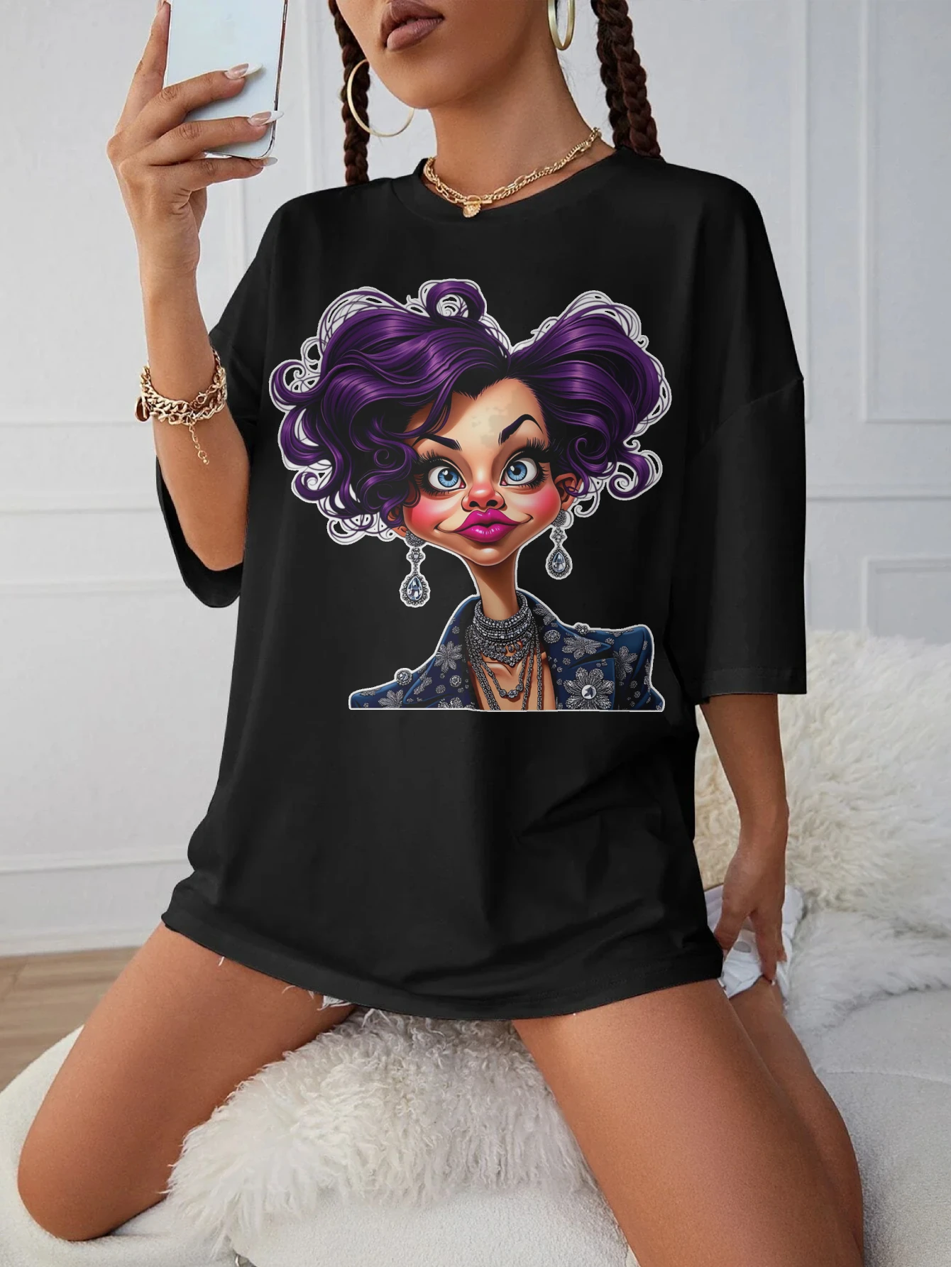 

Sassy-PurpleHaired-Queen-Cartoon-Diva Women's Black Round Neck T-Shirt Loose Fit Trendy Maternity Clothing for Late Pregnancy