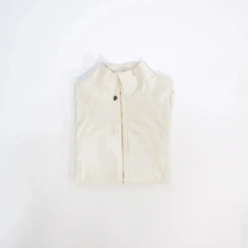 Рисунок 6 - Утягивающая куртка на молнии с воротником для йоги