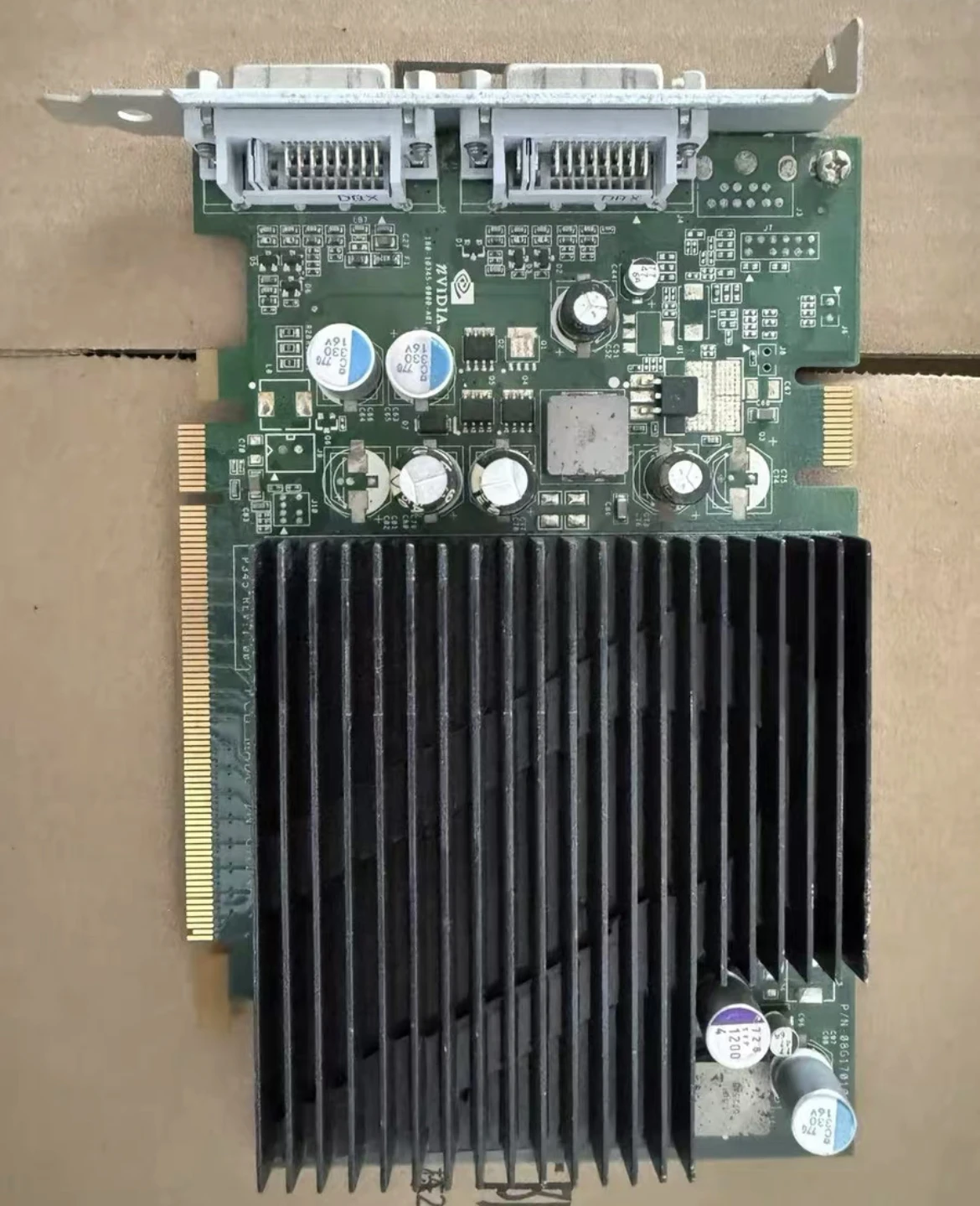 

Оригинальная видеокарта Geforce 7300GT 256M для Pro A1186 Ma356 PCI-E DVI видеокарта 630-7876 630-8946 661-3932 P345