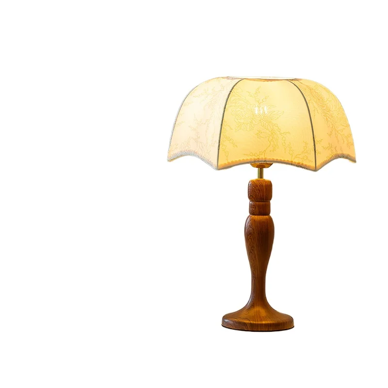 

Medieval solid wood table lamp French retro atmosphere study bedroom lamp designer new bedside lamp