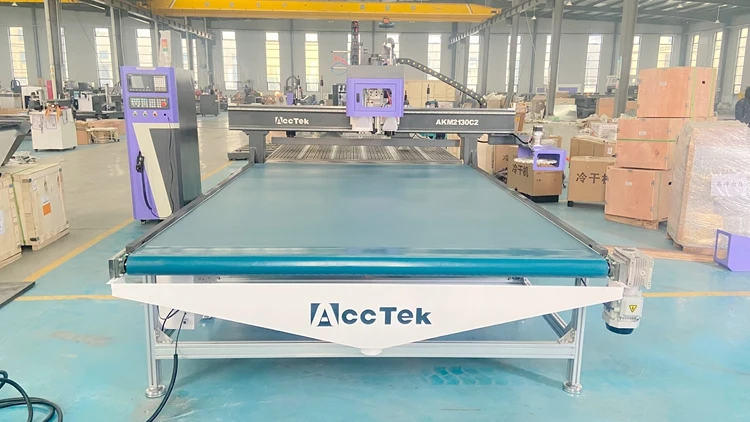 ATC 자동 도구는 업 로딩 및 다운 로딩 재료 테이블로 CNC 라우터 2030을 변경합니다. ATC CNC 목재 라우터