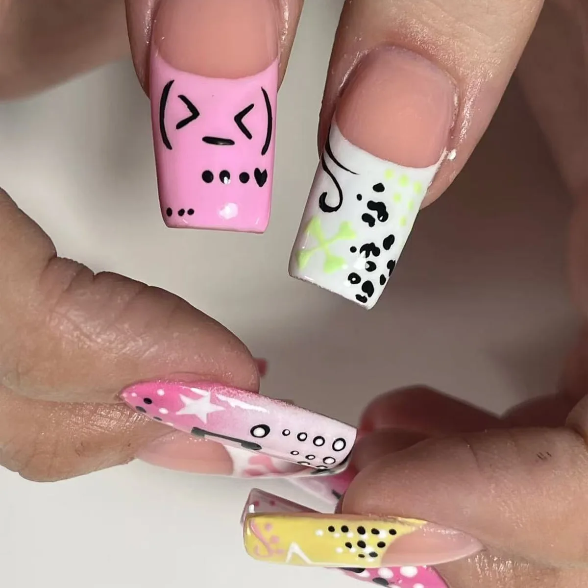 24pcs y2k Fake Nails Set Medium Musical Note Star Pattern Long Coffin False Nails Wearable Spicy Girls Ballet Press on Nails