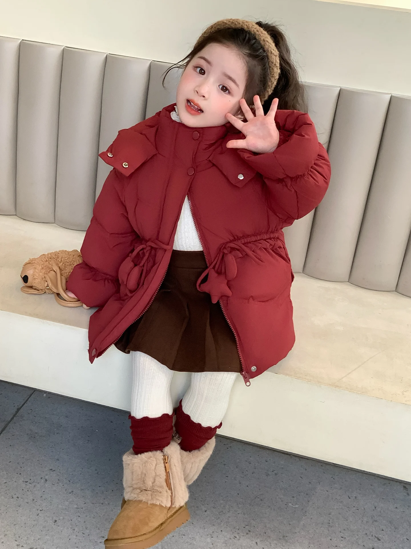 

Утепленная хлопковая куртка с высоким воротником для девочек, осень-зима 2025, новая модель, для маленьких девочек, с завышенной талией, средней длины, модная