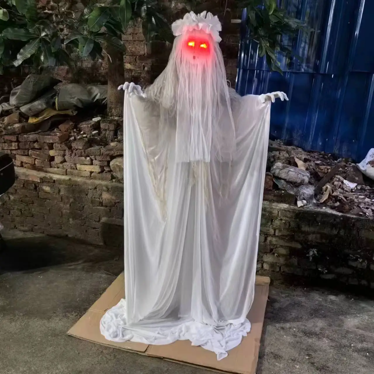 

Electric white ghost glow red eye secret room escape haunted house role play tabletop game halloween horror dress up props whole