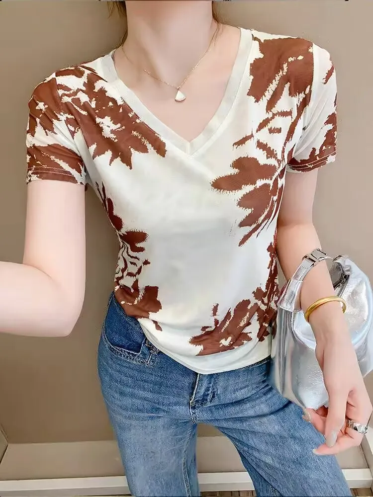 2025 새로운 도착 사무실 적절한 트렌드 높은 스트레치 티셔츠 봄 여름 여성 짧은 소매 v 넥 간단한 인쇄 잎