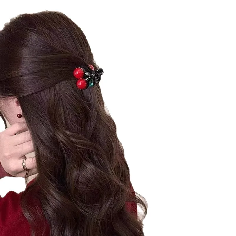 4 Stück Rote Perlen-Kirschblüten Kleine Haarspangen für Mädchen Süße Mini-Pony-Seitenspangen Vielseitige Haarspangen für Unordentliches Haar Haarschmuck – Detail 7