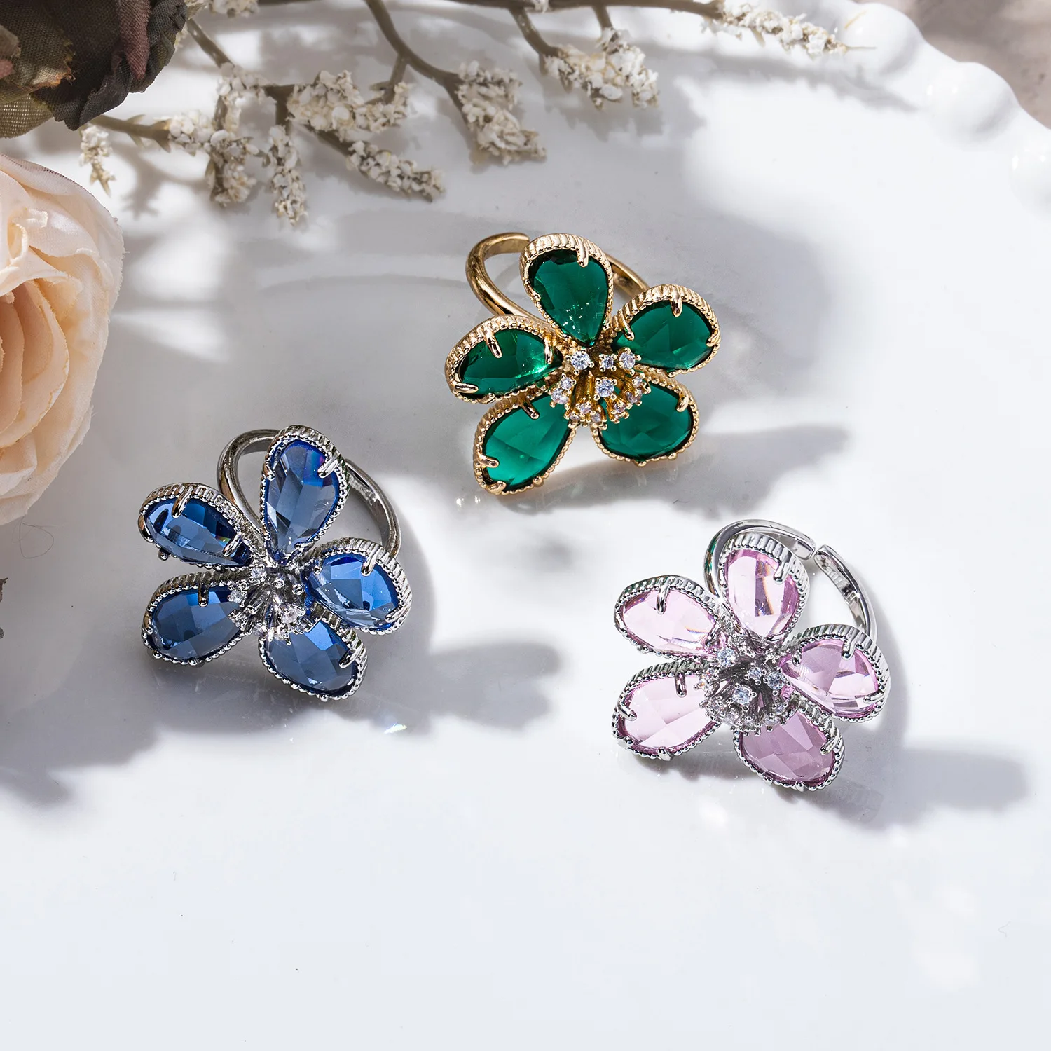 South Korea's new flower transparent crystal earrings, fairy gas personalized windshield jewelry, silver needle ring, new produc