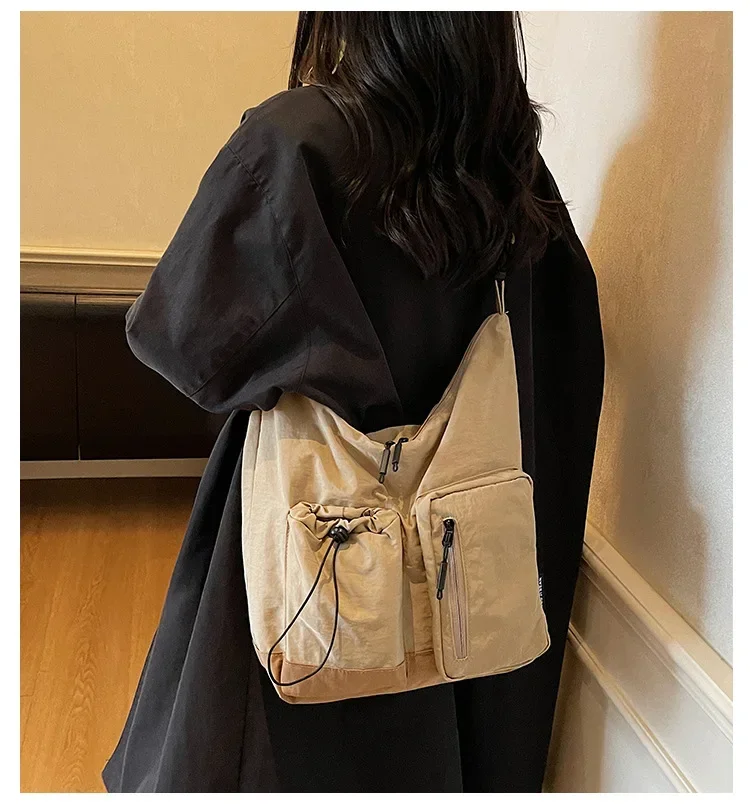 حقيبة نسائية رائعة فاخرة وخفيفة الوزن برباط بسيط بألوان متباينة حقيبة كتف من القماش المركب حقيبة كروس