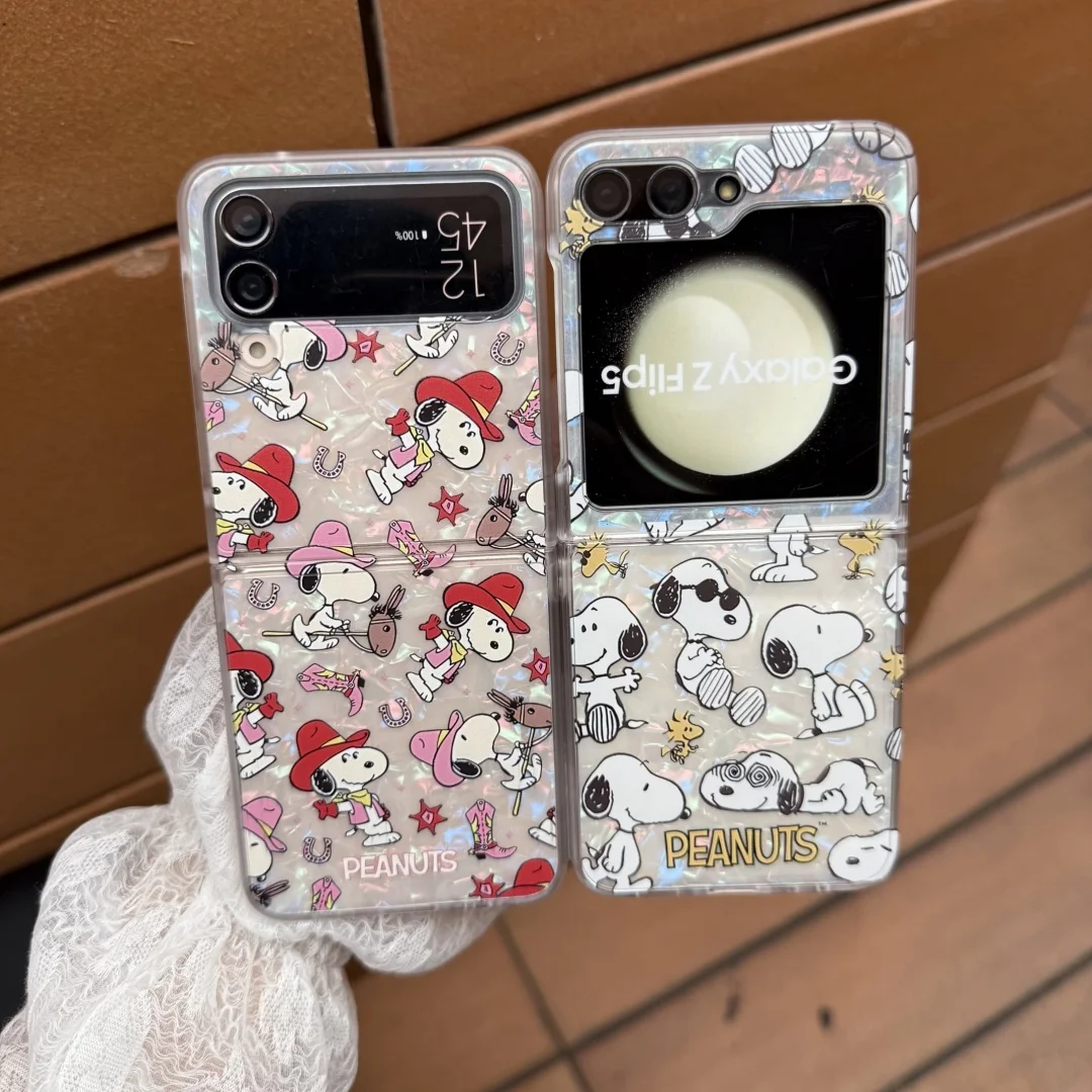 

Anime Snoopy Hot Cute Phone Case for Samsung Galaxy Z Flip 3 4 5 6 7 Z Flip 5 Z Fold 6 7 5G PC Soft Anti-fall Laser shell Cover