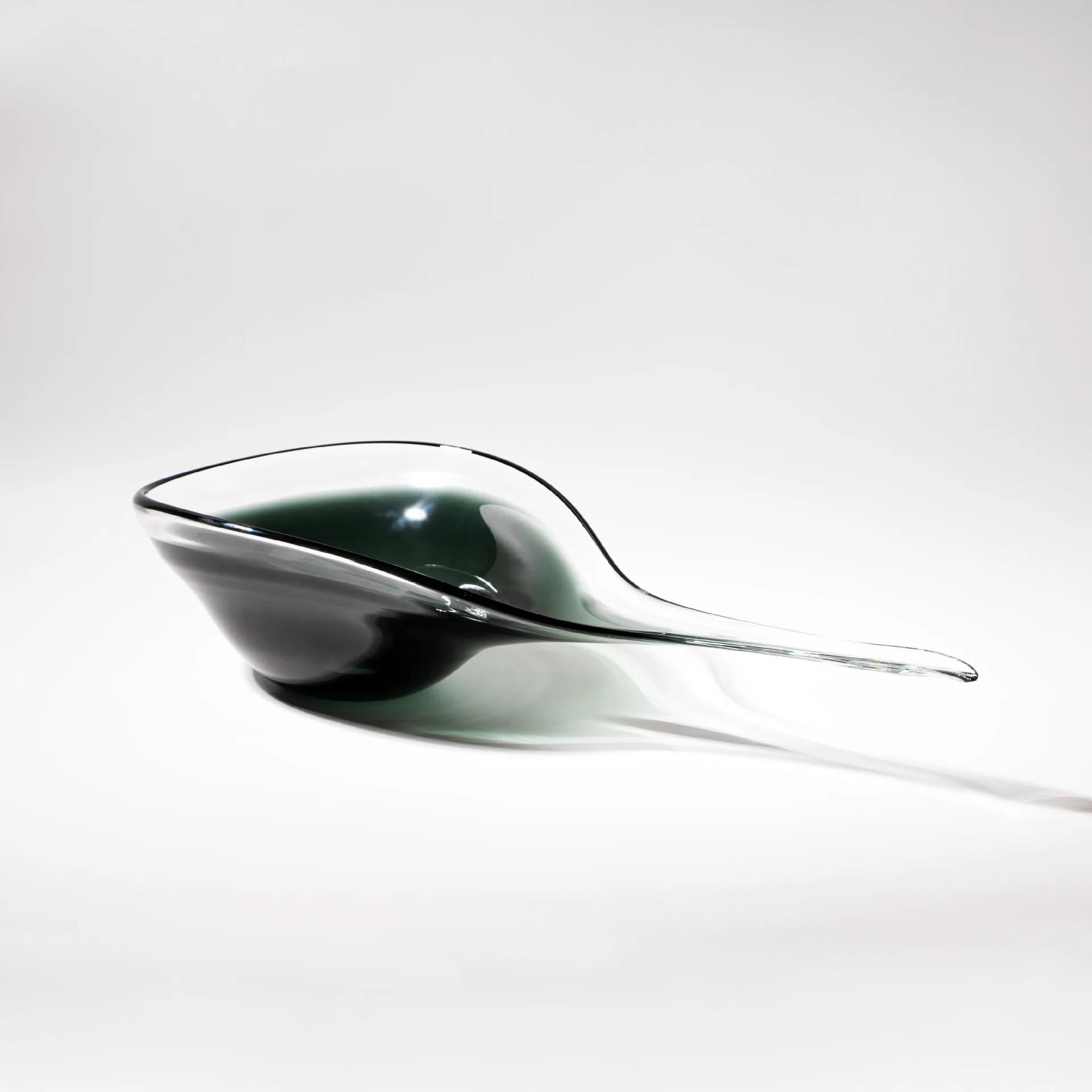 European modern simple glass guide spoon plate model room home soft decoration jewelry living room coffee table fruit