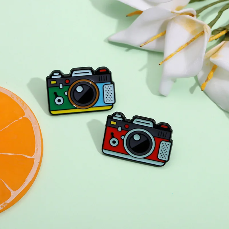 Vintage Creative Camera Alloy Drip Oil Enamel Pins Cartoon Color Drip Oil Camera Badge Backpack Accessories Women's gifts