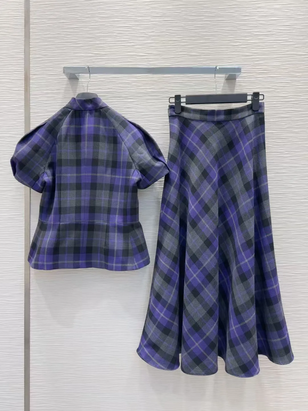 High end customized women's plaid jacket+half skirt set