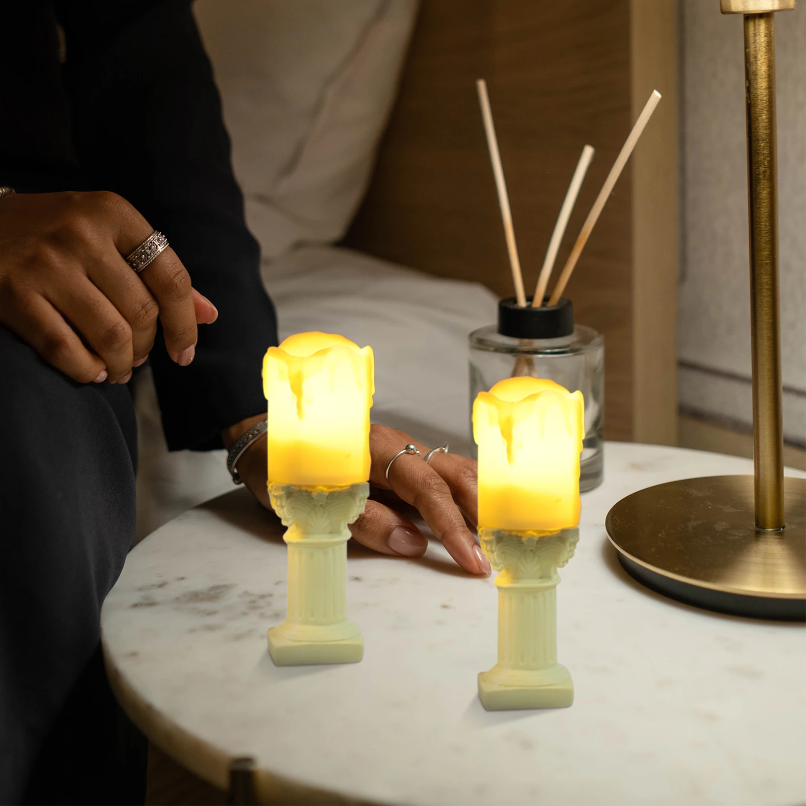 

GOOHOCHY 2Pcs Portable Vintage Night Light Operated Resin Table Lamp Mini Desk Lantern White Decorative Light