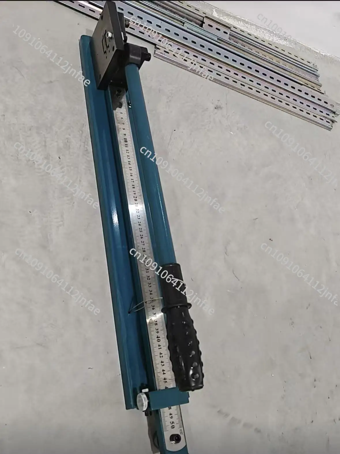 

Многофункциональная направляющая для DIN-реза DC-35 — стандартный DIN-резак с простым измерением для резки рельсов/металла