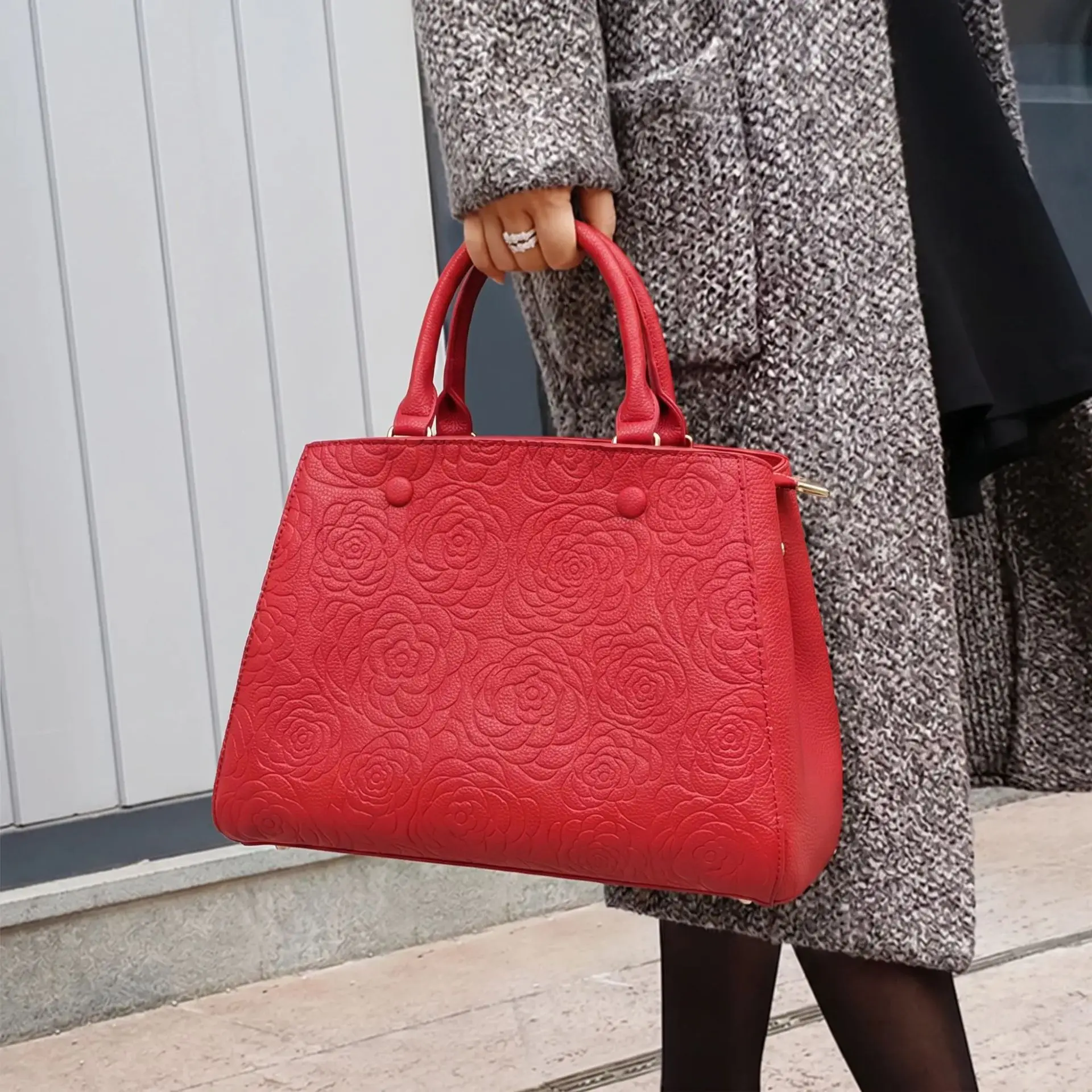 Ladies' Camellia Vintage Tote Bag with Large Capacity and Multiple Separations for Flower Storage, Business Shoulder Bag
