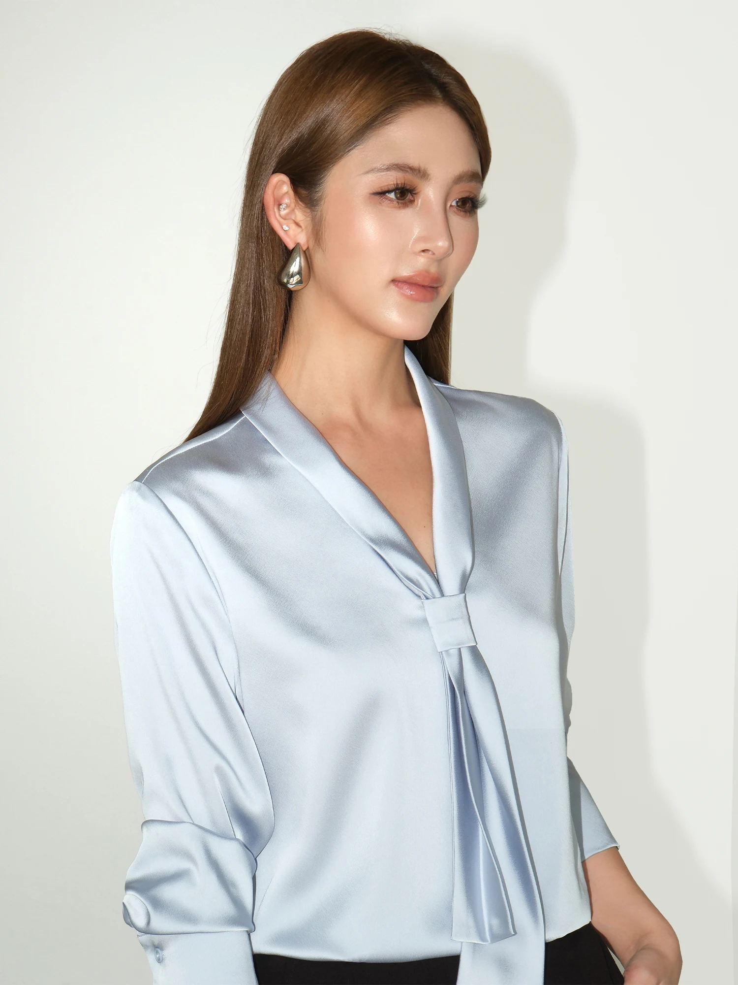 

Ele Satin Women's irt with Bow Loose Fit Long Sve Stand Collar Dra Spring Faion High Quali NEVA HU