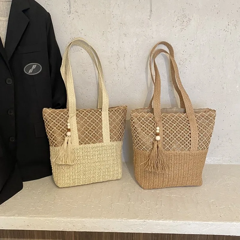 

Elegant Spacious Tote Bag in Genuine Leather, for Women, with Detachable Strap, Designed by Famous Designer, Luxury