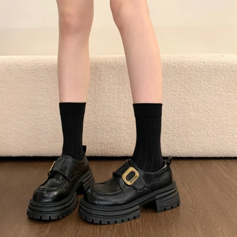 

2025 женская высококачественная, модная и универсальная обувь из натуральной кожи на толстой подошве, осенне-зимняя новая стильная обувь