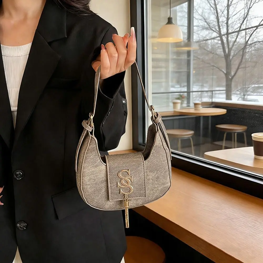 

All-match PU Leather Dumpling Bag Minimalist Design Small Size Crossbody Bag Hardware Details Nylon Lining Purse Ladies