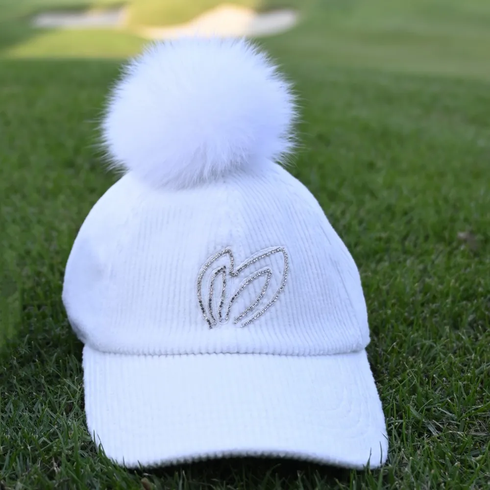

Luxury Women's Golf Beanie, Plush Thermal Design & Windproof Construction, Premium Cold Weather Sports Cap