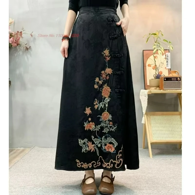 تنورة صينية عتيقة لعام 2025 تنورة جاكار ساتان مطرزة بالزهور الوطنية تنورة شعبية تقليدية شرقية على شكل حرف a على شكل وجه حصان