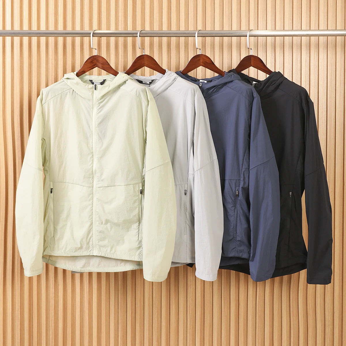 

Легкая дышащая водонепроницаемая летняя мужская куртка для активного отдыха с капюшоном, мягкая, с защитой от солнца, модная, в городском стиле