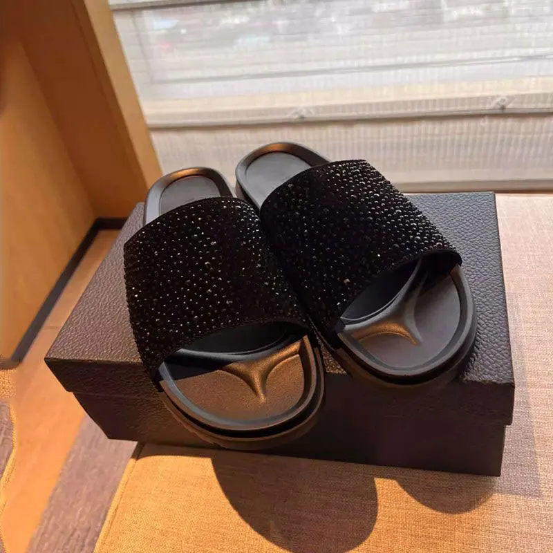 Soft Leather Men's Slippers Summer 2025 New Fashion Diamond Casual Beach Slippers Wear-Resistant Thick Bottom mid Heel