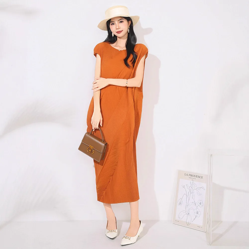 

Miyake Style Pleated Dress for Women 2025 New Versatile Solid Color Loose Simple Elegant Round Neck Sleeveless Long Skirt
