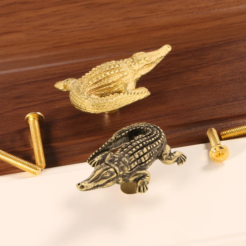 Vintage Brass Little Crocodile Door Knob – Single Hole Metal Drawer Pull for Dressers, Cabinets, Jewelry Boxes & DIY