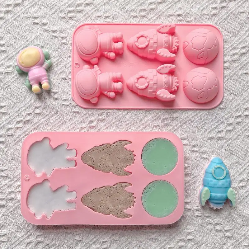 ~Space Theme Silicone Cake Mold 6-Chamber 3D Astronaut Rocket Earth Candy Cake Decoration