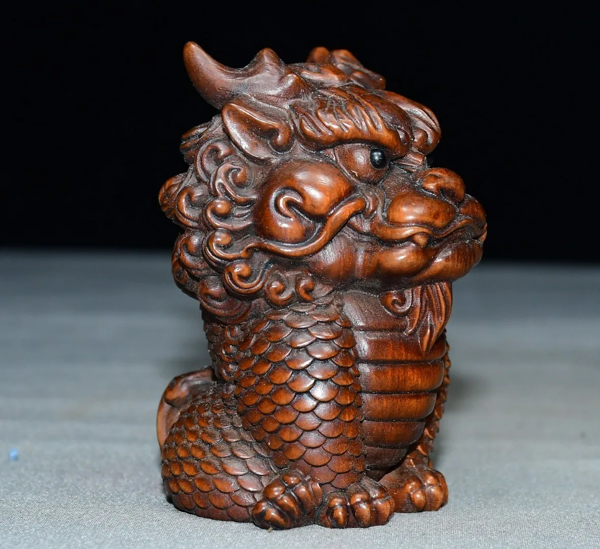 Exquisite small leaf boxwood qilin auspicious beast ornament