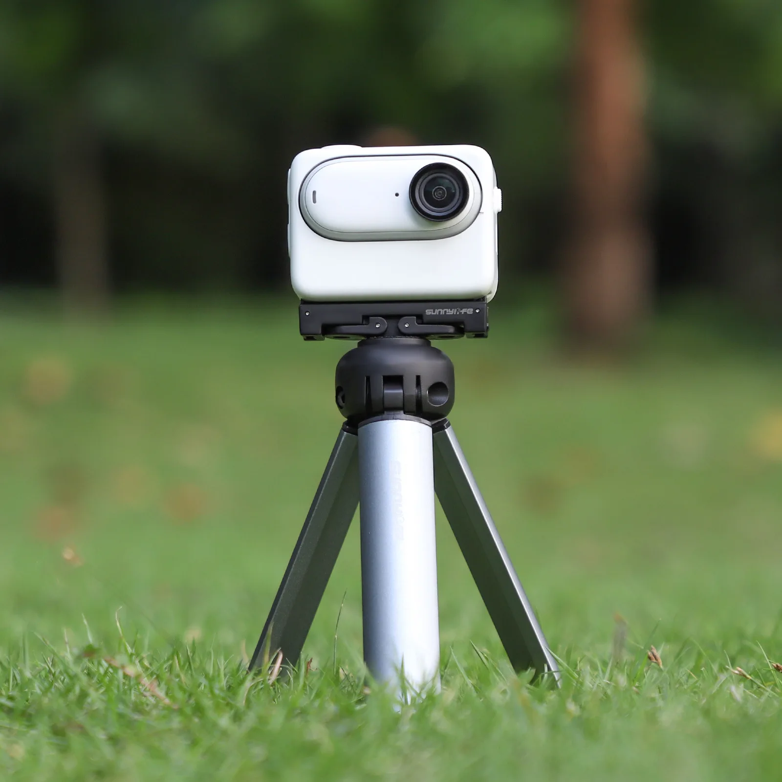Sunnylife Insta360 GO 3S Adattatore magnetico a sgancio rapido – Supporto rapido e piastra di estensione per accessorio fotocamera GO 3
