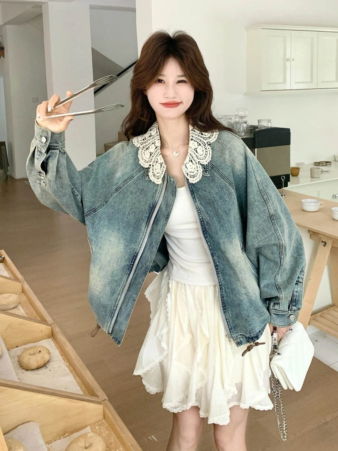 

Blue Washed Denim Jacket Women's Spring Autumn New Style Super Beautiful Hook Flower Collar Jacket Top Clean Fit Loose Type