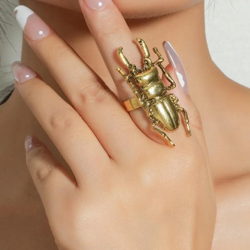 Creative Metal Beetle Ring New Personality Cartoon Insect Index Finger Ring Geometric Tail Ladies Party Jewelry for Women Gift