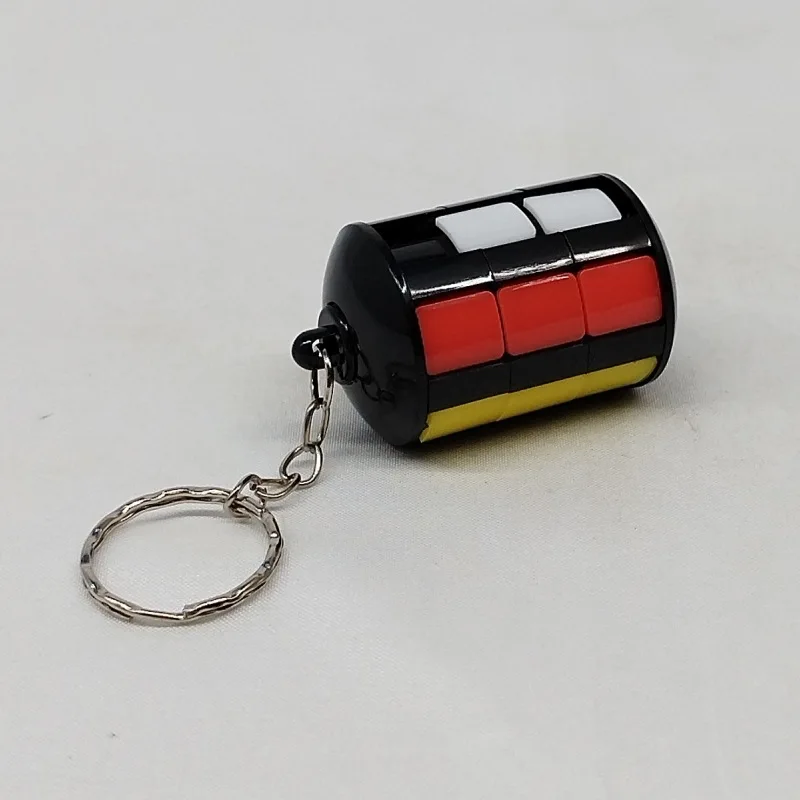 [المعنى] مكعب برج سحري صغير بطول 4.5 سنتيمتر مع سلسلة مفاتيح على ظهره قلادة لعبة محمولة ستة ألوان برج بابل لغز ألعاب متململة