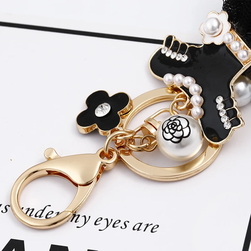 Black Pearl keychain For Woman Skirt Key Rings Key Holder Trendy Jewelry Bag Accessories Gift