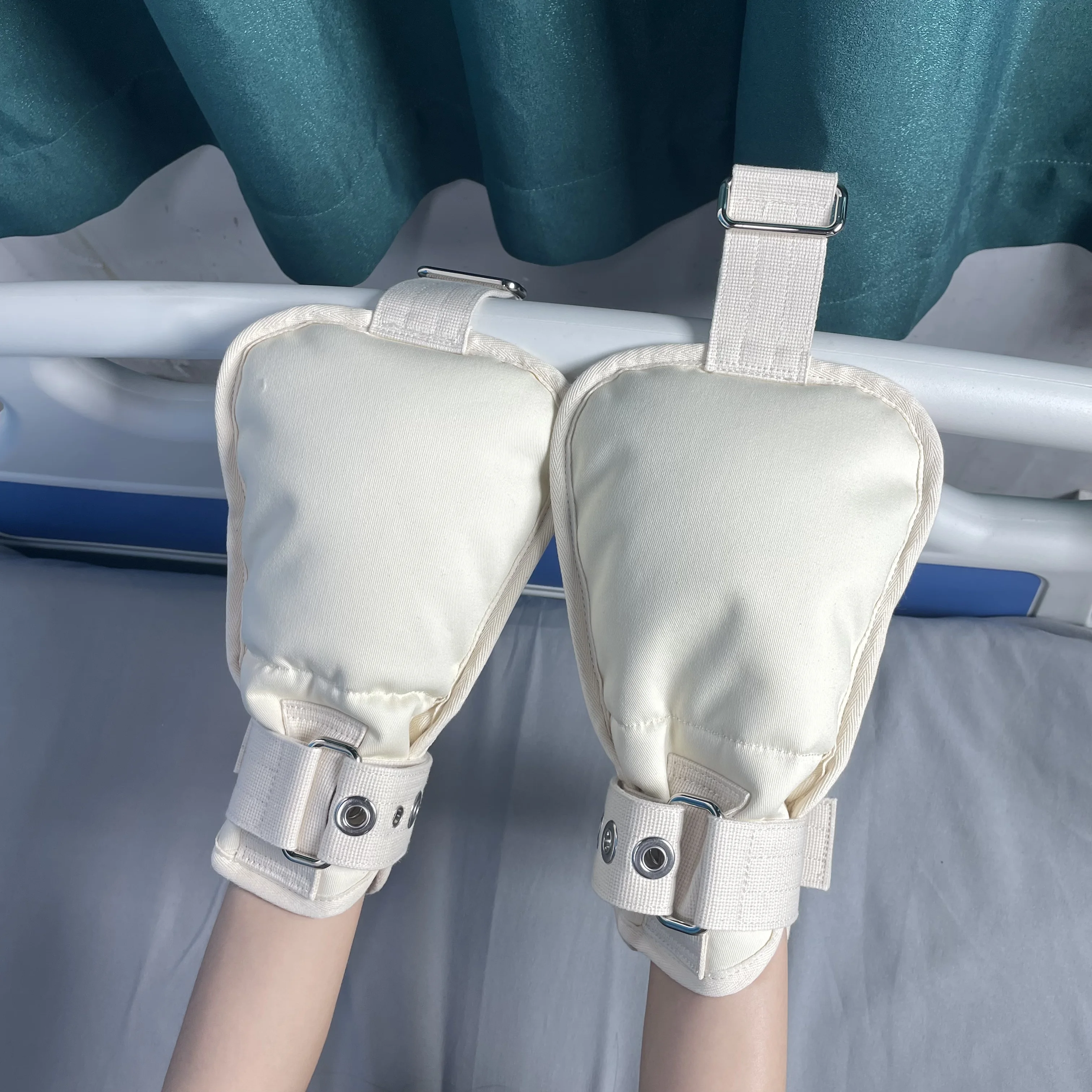 Luvas de Restrição Médica com  - Medical Gloves avaliação e preço