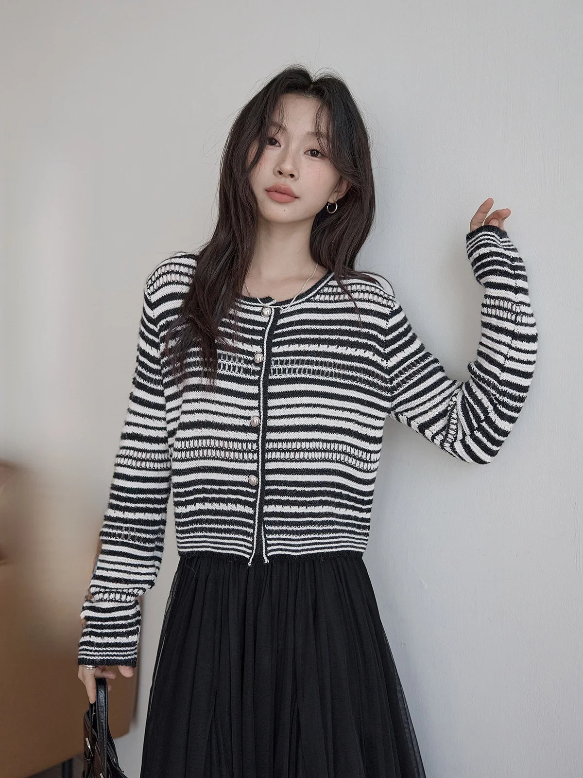 

HUIXI Women's Knitted Open Cardigan ort Sle round Ne Hollow out Stripe Pattern Casual Faion Spring 2026 New Arrival
