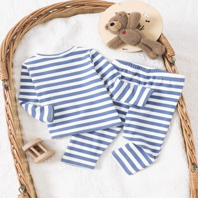 PatPat-Conjunto de 2 piezas a rayas para niño, suave, estilo infantil, con bolsillo de parche, ajuste holgado