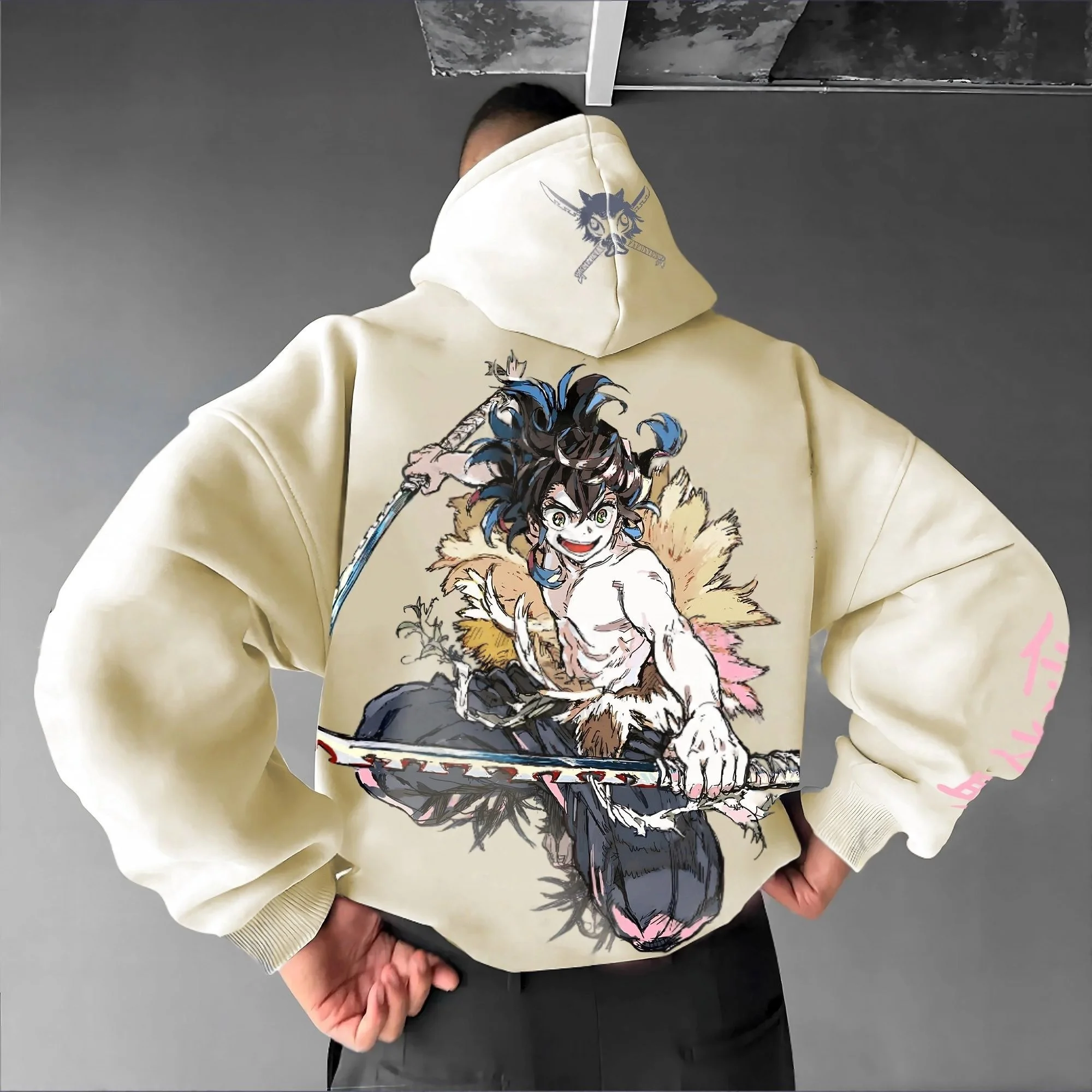 Sudadera con capucha beige Kimetsu No Yaiba con Inosuke Hashibira, doble espada, estampado en la espalda, máscara rosa, diseño frontal, manga con patrón animal, Anime