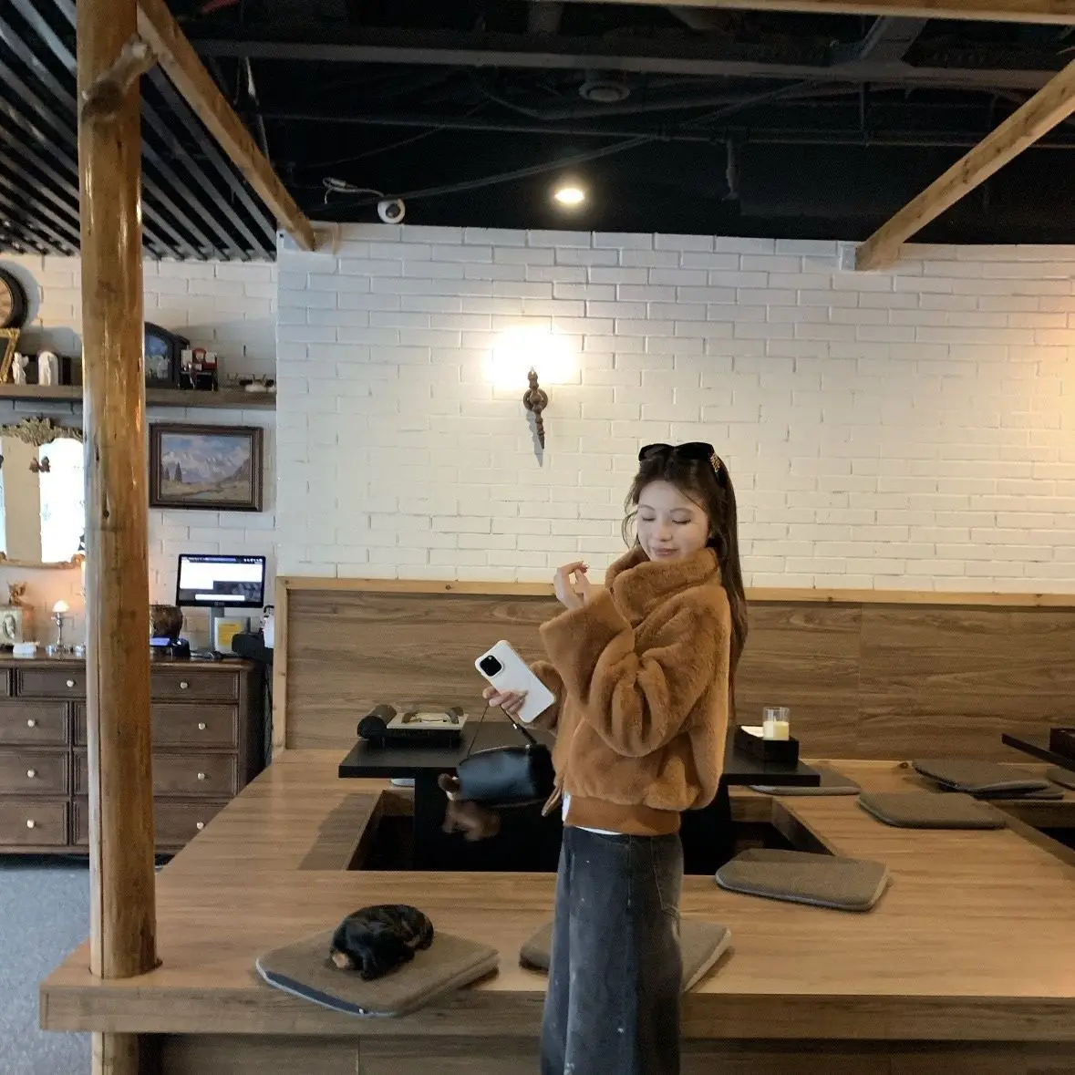 인조 모피 여성 코트, 여성용 휴가용 자수 프리미엄 아메리칸 스타일 허리 조절 가능한 네이처 플레어 기품 있는 트렌드