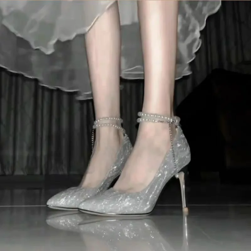 

Женские туфли 2026: Новые дизайнерские серебристые туфли на высоком каблуке, элегантные туфли-лодочки класса люкс для банкетов и свадеб. Zapatos De Mujer.
