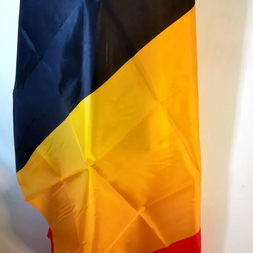 ベルギー国旗 90x150cm プレミアムポリエステル 吊り下げ 屋外/屋内 耐久性のある ダブルステッチ ホームデコレーション