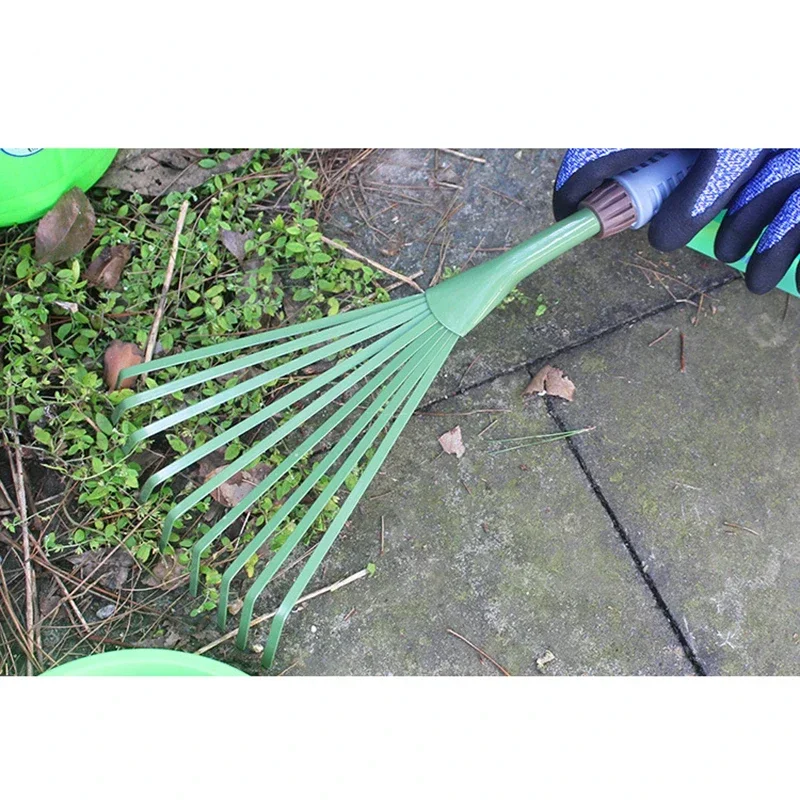 9 Teeth Garden Rake 15.5 Inch Grass Rake Hand Rake Leaf Broom with Comfort Grip Cleaning Pet Excrement Gardening Tools