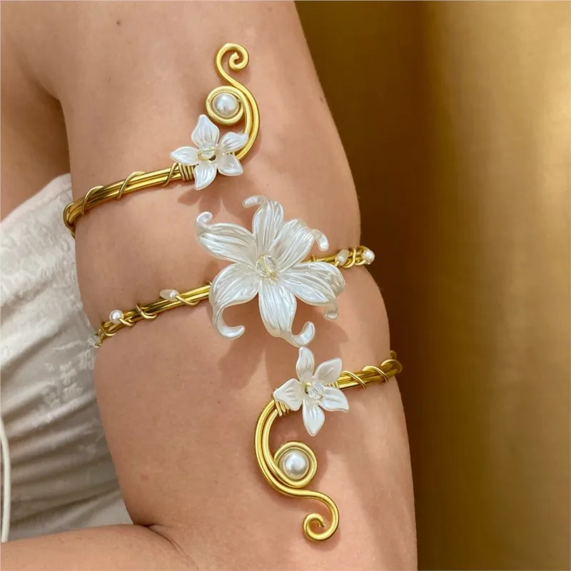 Vintage Gold Upper Arm Floral Cuff Bracelet for Women Wire Wrapped Floral Swirl Armband Armlet Summer Vocation Jewelry Gifts