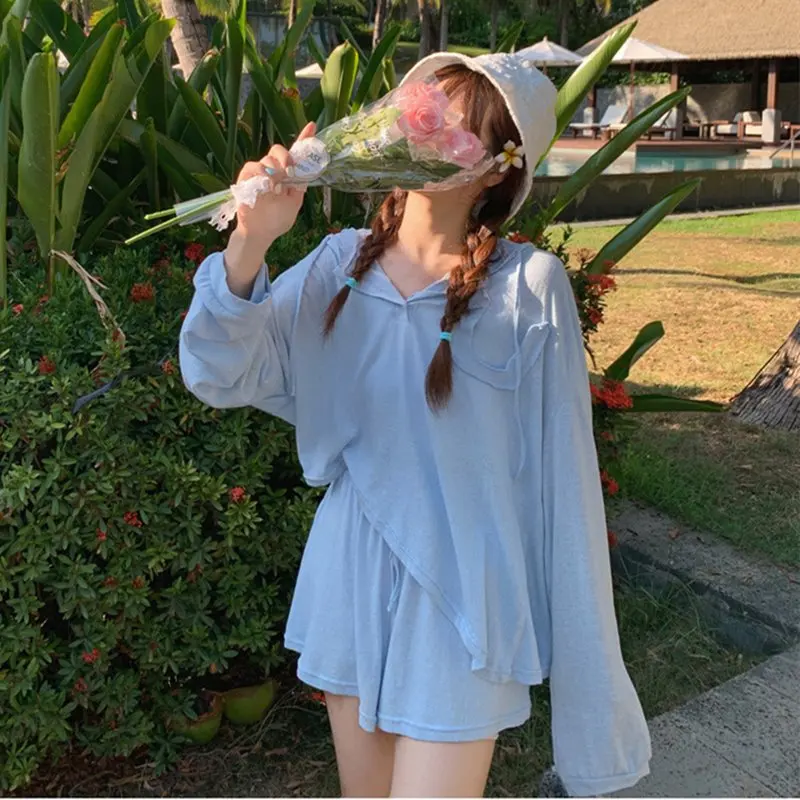 

Легкий летний спортивный костюм для женщин: свободный крой, повседневный стиль, комплект из двух предметов, синий, с защитой от солнца, модный, стройнящий