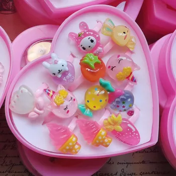 12 adet Çocuk Yüzük Güzel Renkli Diamante Yüzük Seti Hediye Kız Çocuk Çocuk için Kalp Şeklinde Kutu ile