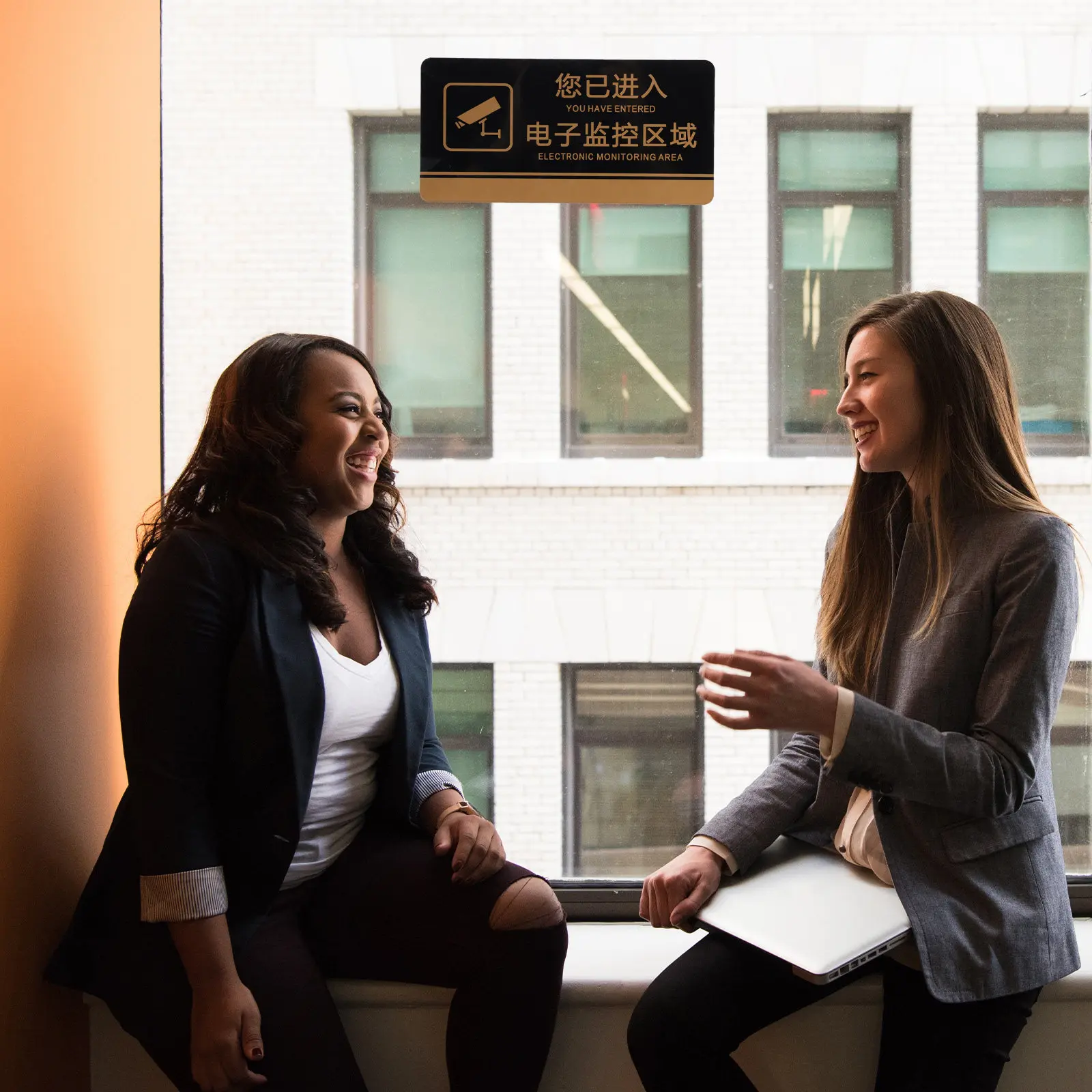 

Прямоугольный акриловый знак для публичного мониторинга, 2 шт., с гладкой поверхностью, легко чистится, легкий, настенный, для магазинов, офисов, общественных мест